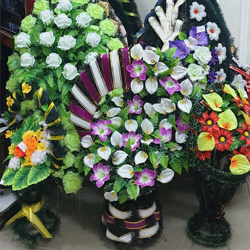 Венки ритуальные корзины из искусственных цветов, цены фото